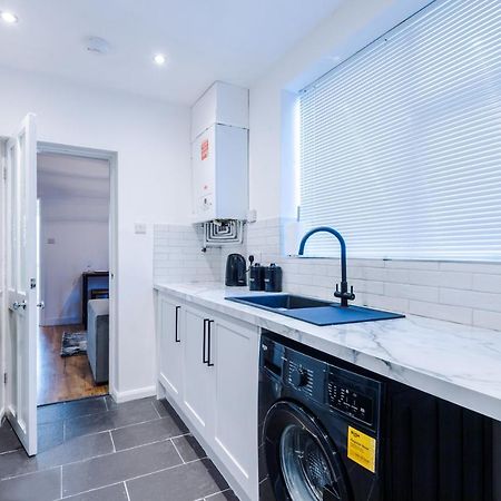 3 Bedroom House Manchester Hosted By Mcr Dens Exterior foto