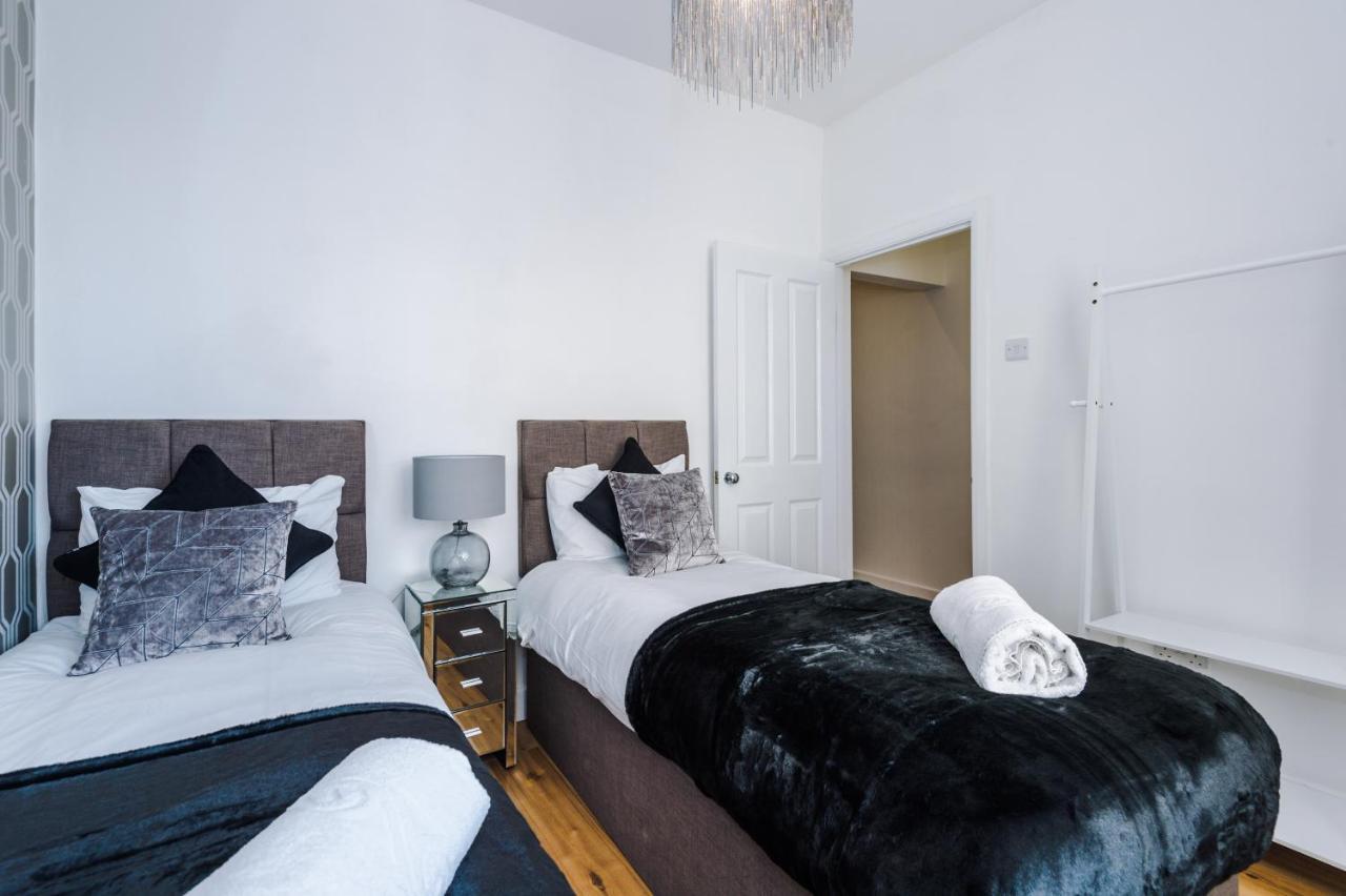 3 Bedroom House Manchester Hosted By Mcr Dens Exterior foto