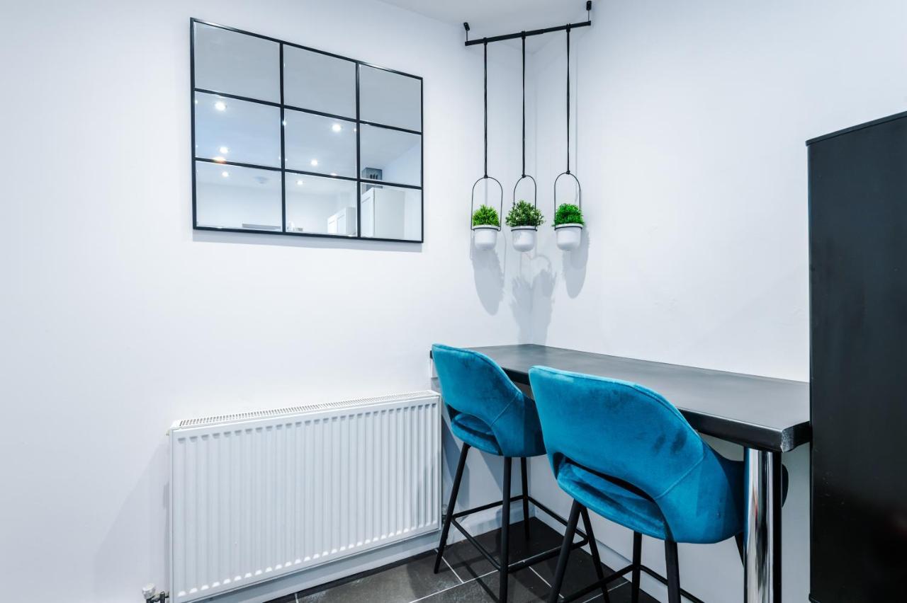 3 Bedroom House Manchester Hosted By Mcr Dens Exterior foto