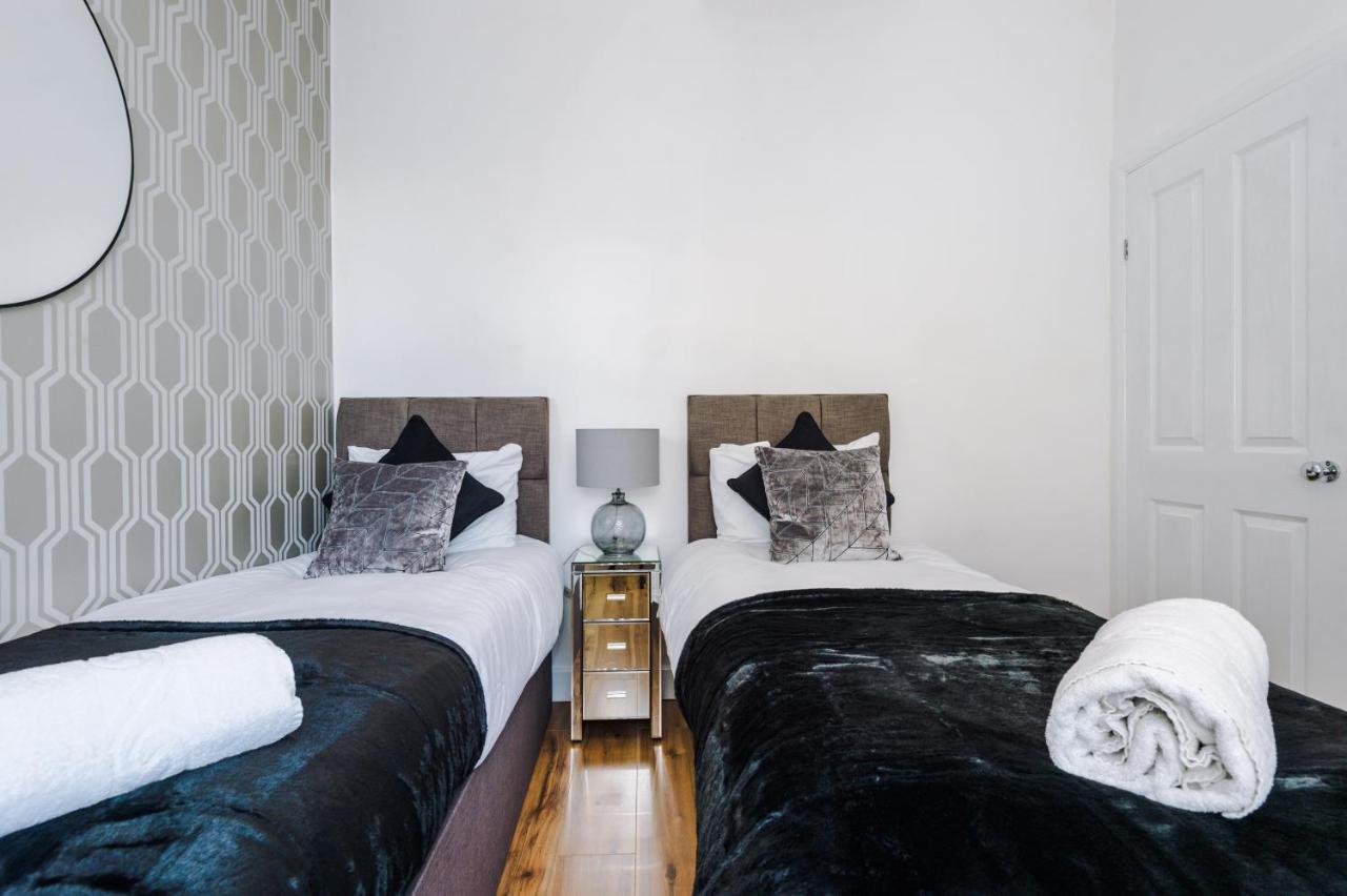 3 Bedroom House Manchester Hosted By Mcr Dens Exterior foto